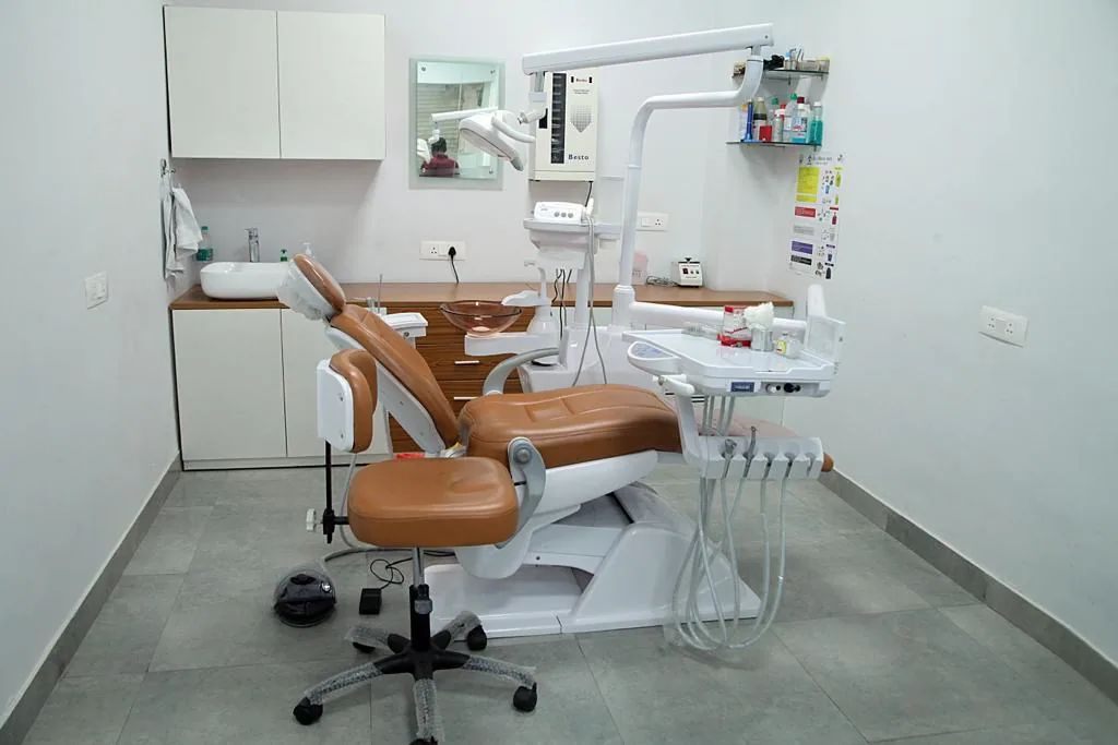 Dental Clinic at Chopra's Eye and Dental Care